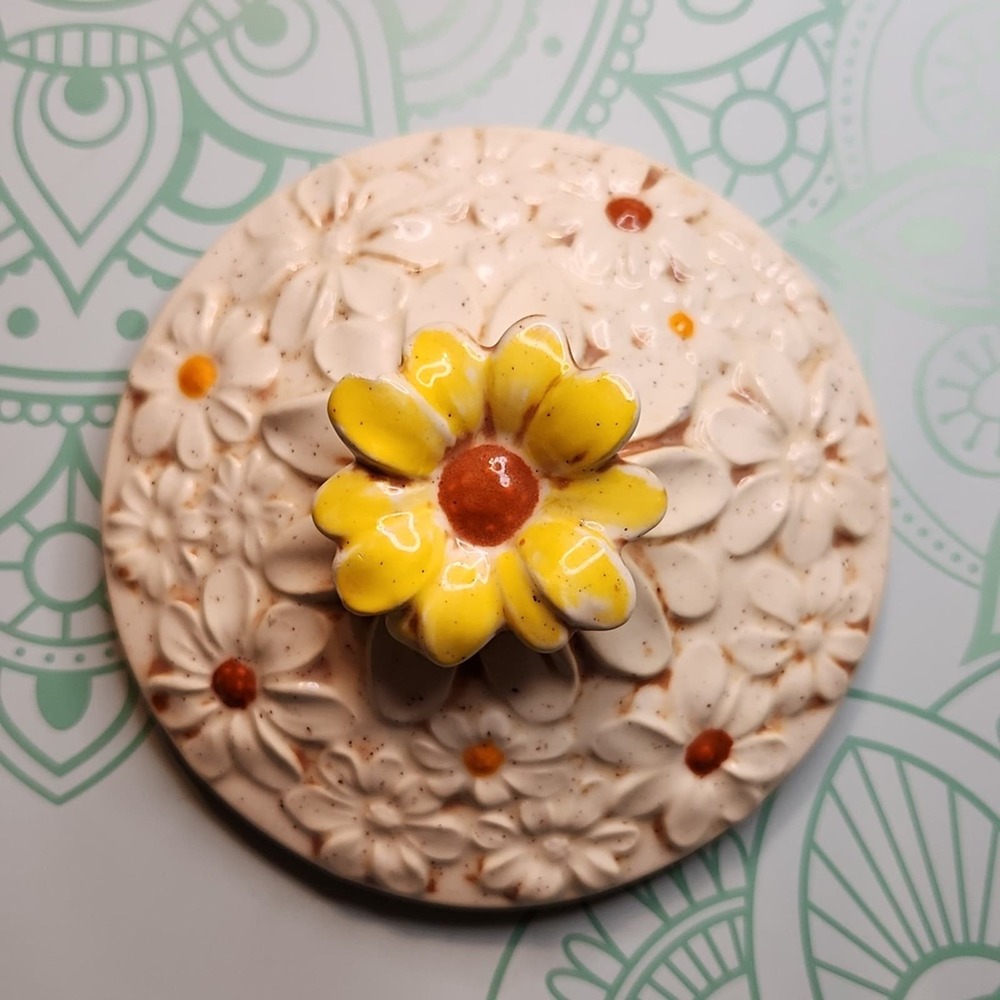 Vintage Cookie Jar Canister Flowers Daisy Butterfly Cream Orange Yellow Brown - Picture 10 of 12